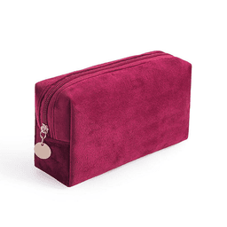 Neceser velvet borgoña con cierre dorado, bolsa de maquillaje K-beauty para organizar rutina de skincare coreana disponible en Perú