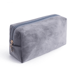 Neceser velvet gris con cierre dorado , bolsa organizadora de skincare y maquillaje coreano para viaje disponible en Perú