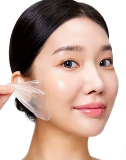 Retiro de Mixsoon Collagen Glass Skin Mask en lámina transparente, mascarilla coreana peel-off con colágeno hidrolizado y ácido hialurónico para piel reafirmada y radiante