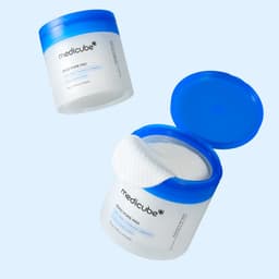 Medicube Zero Pore Pad 70 unidades abierto mostrando textura del pad, exfoliante coreano para poros disponible en Perú